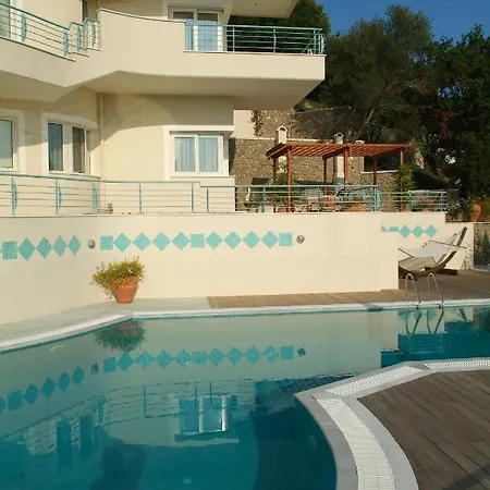 Liberty - Classic Luxury Sea View With Private Pool, Panoramic Views To & Corfu Old Town 别墅 *