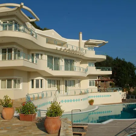Liberty - Classic Luxury Sea View With Private Pool, Panoramic Views To & Corfu Old Town וילה קומנון