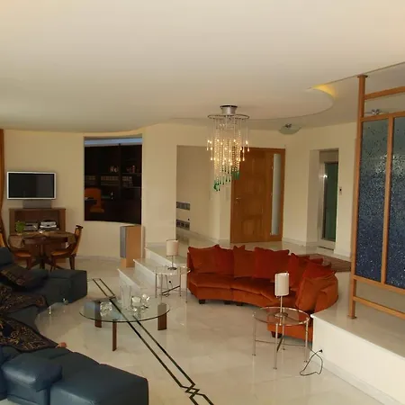 Liberty - Classic Luxury Sea View With Private Pool, Panoramic Views To & Corfu Old Town וילה קומנון