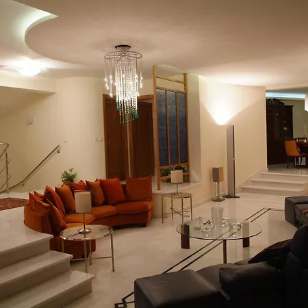 Liberty - Classic Luxury Sea View With Private Pool, Panoramic Views To & Corfu Old Town וילה קומנון