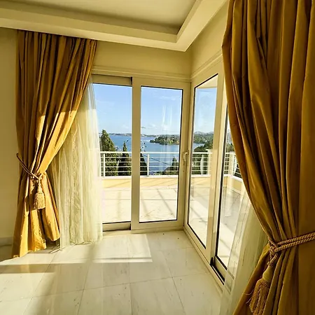 Liberty - Classic Luxury Sea View With Private Pool, Panoramic Views To & Corfu Old Town * קומנון