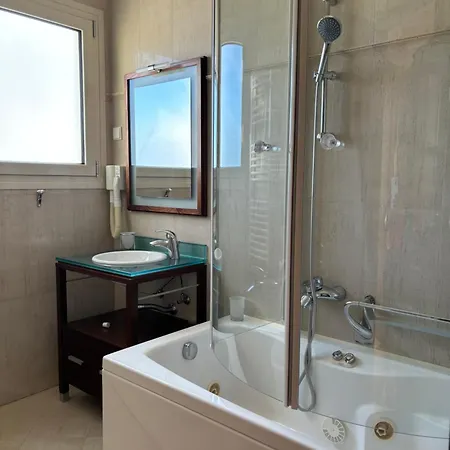 וילה Liberty - Classic Luxury Sea View With Private Pool, Panoramic Views To & Corfu Old Town קומנון