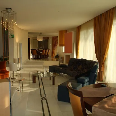 Liberty - Classic Luxury Sea View With Private Pool, Panoramic Views To & Corfu Old Town וילה קומנון