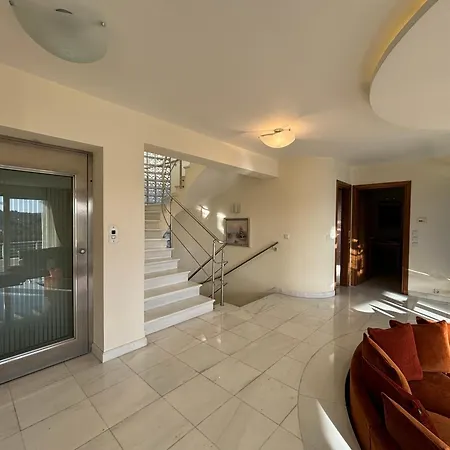 וילה Liberty - Classic Luxury Sea View With Private Pool, Panoramic Views To & Corfu Old Town קומנון