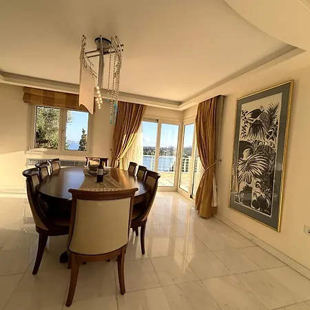 וילה Liberty - Classic Luxury Sea View With Private Pool, Panoramic Views To & Corfu Old Town קומנון